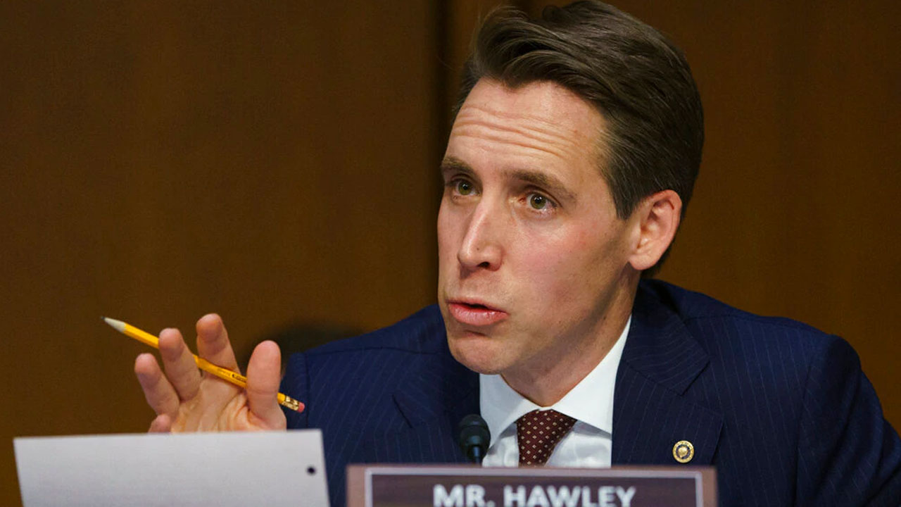 Hawley demands Biden ‘step up’ and provide Zelenskyy MiGs, weaponry: ‘This could be the end of Ukraine’