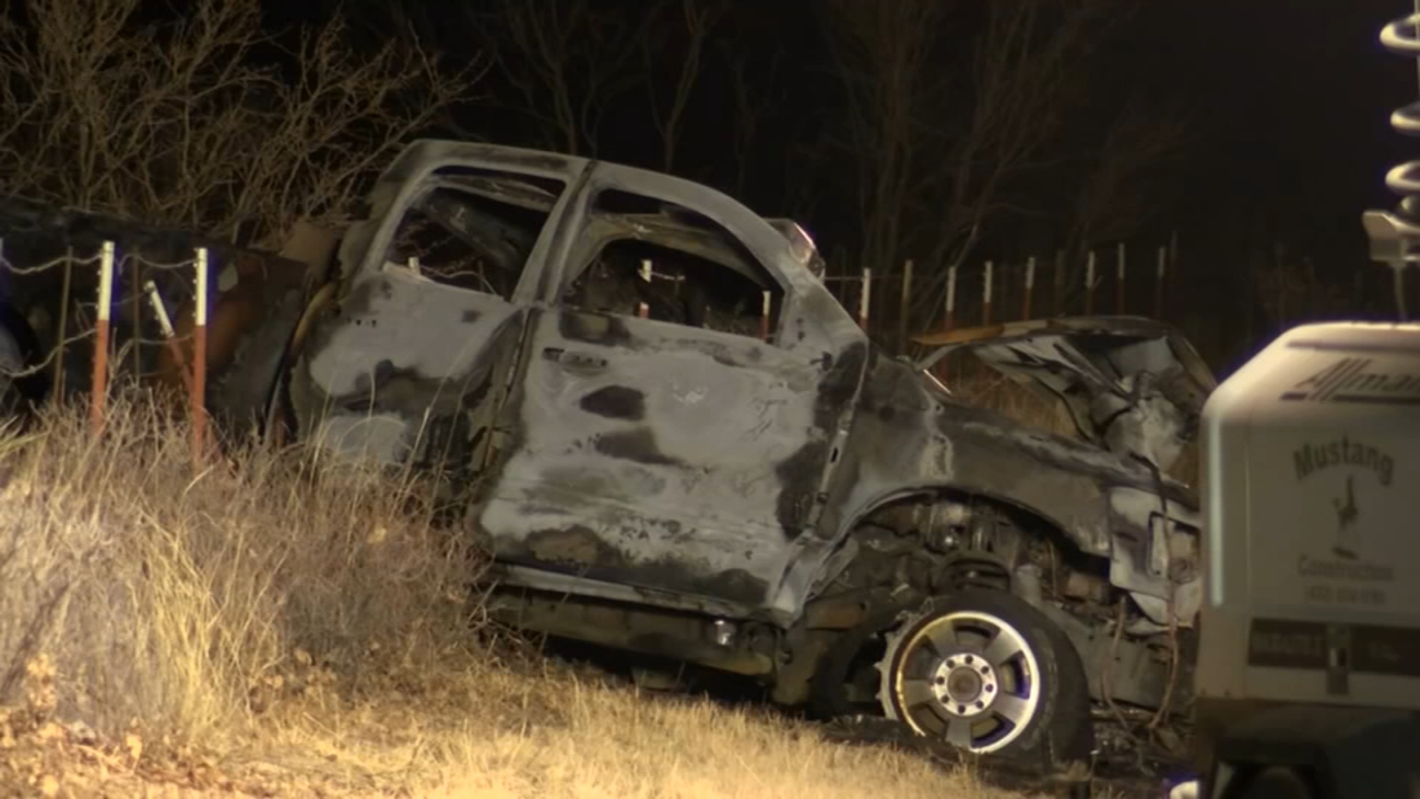 9 dead in west Texas crash involving bus carrying University of the Southwest golf teams