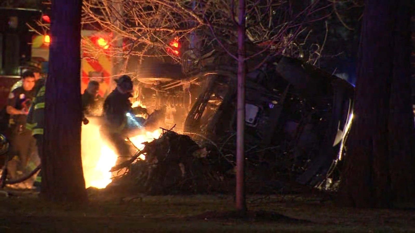 2 killed, 2 critically injured in fiery Washington Park crash: Chicago fire officials; victims ID’d