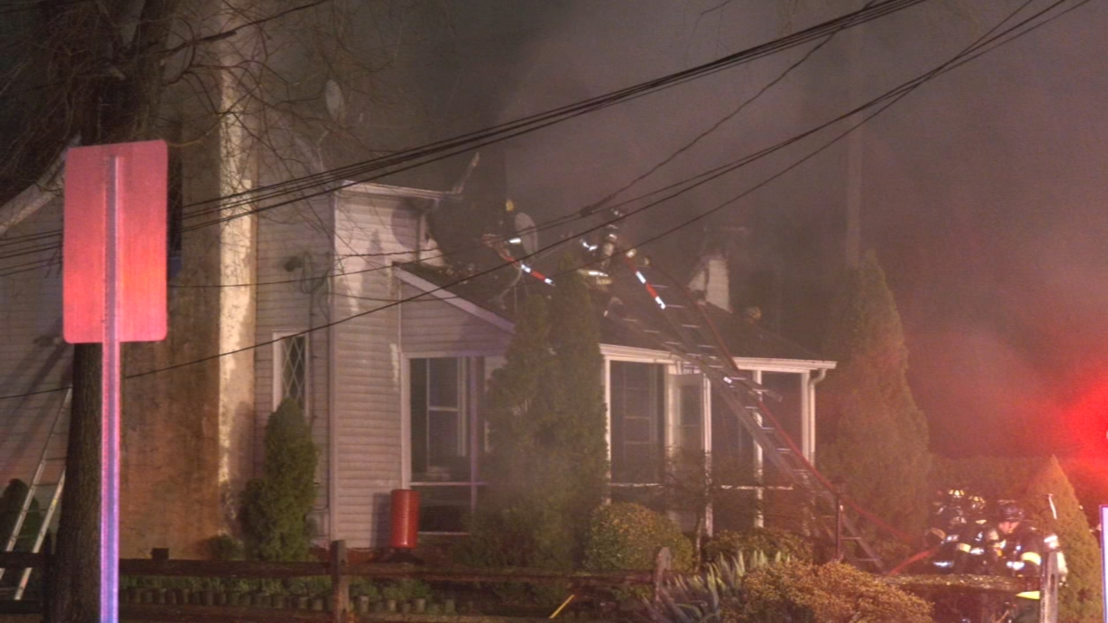 5 escape Clementon, NJ house fire; officer injured