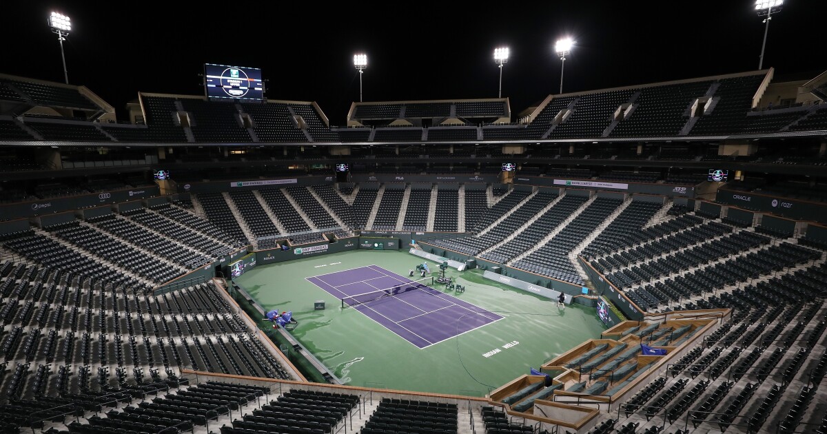 Fan ejected during match at BNP Baribas Open