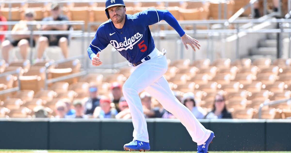 Freddie Freeman begins ‘new chapter’ in his first spring training game with Dodgers