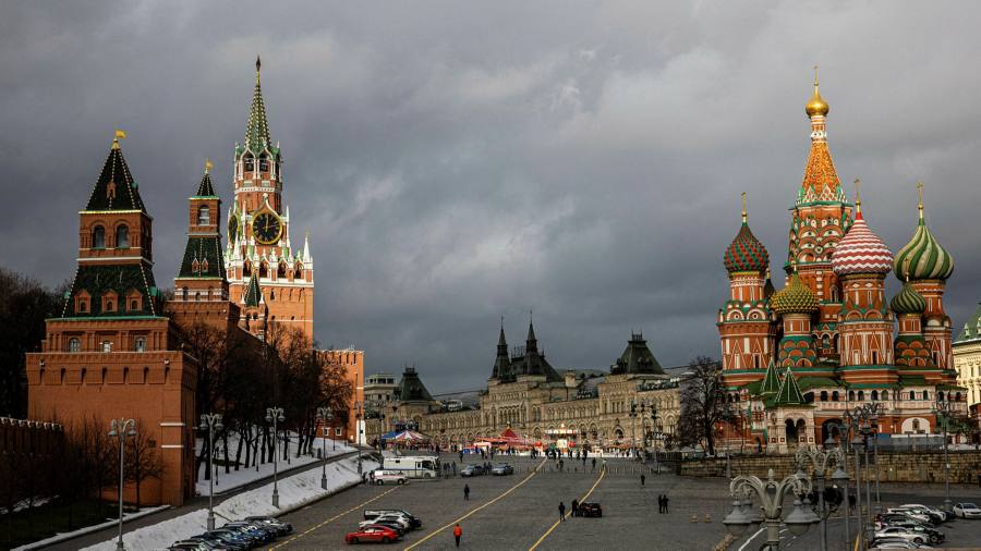 Russian bonds rally on signs Moscow will avoid first default since 1998