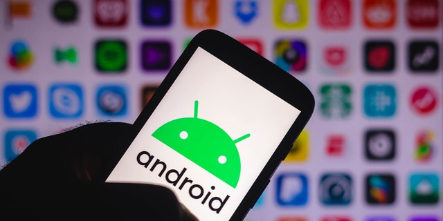 An Android logo is displayed on a smartphone.