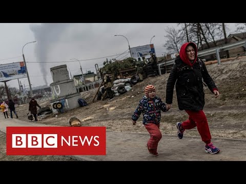 Children flee under fire as Russians advance on Kyiv – BBC News