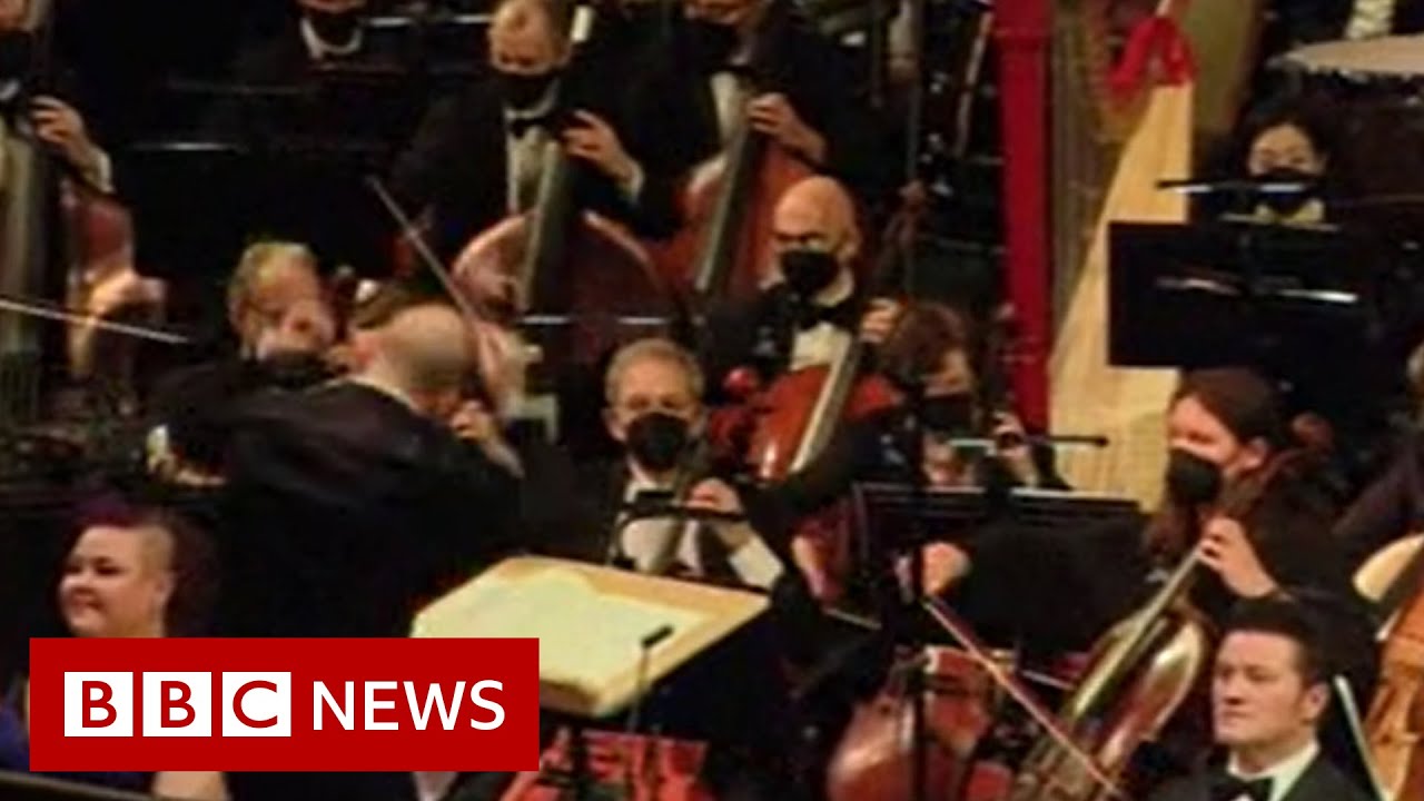 New York's Metropolitan Opera holds concert for Ukraine – BBC News