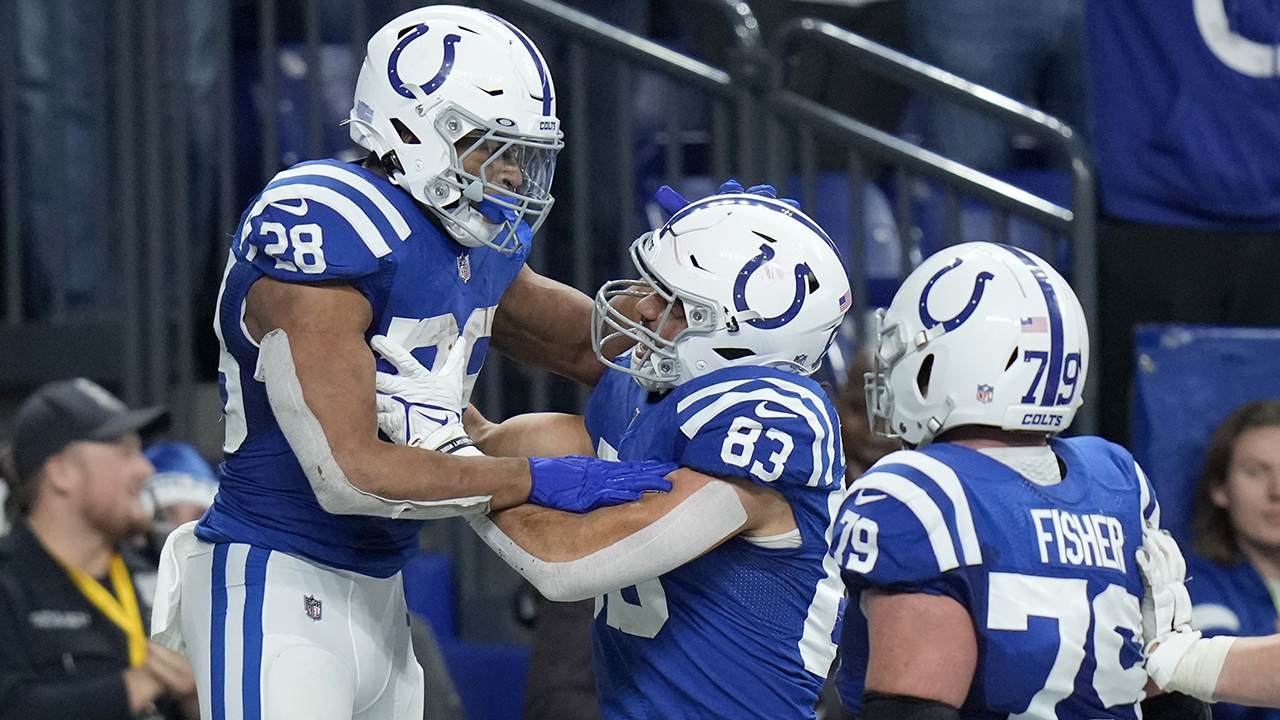 Colts open free agency with 2 trades, re-sign 4 players