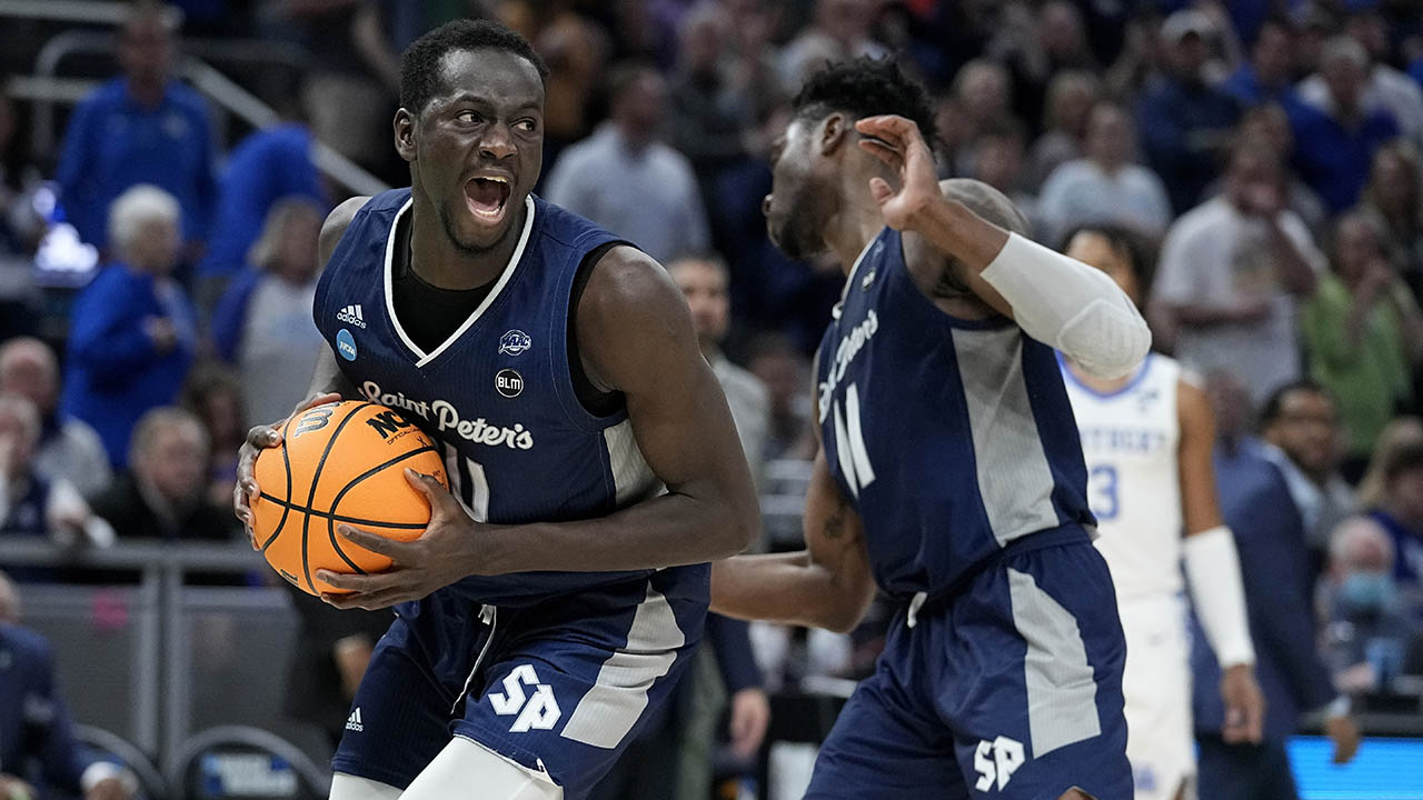 March Madness 2022: Saint Peter’s narrowly beats Kentucky in huge upset