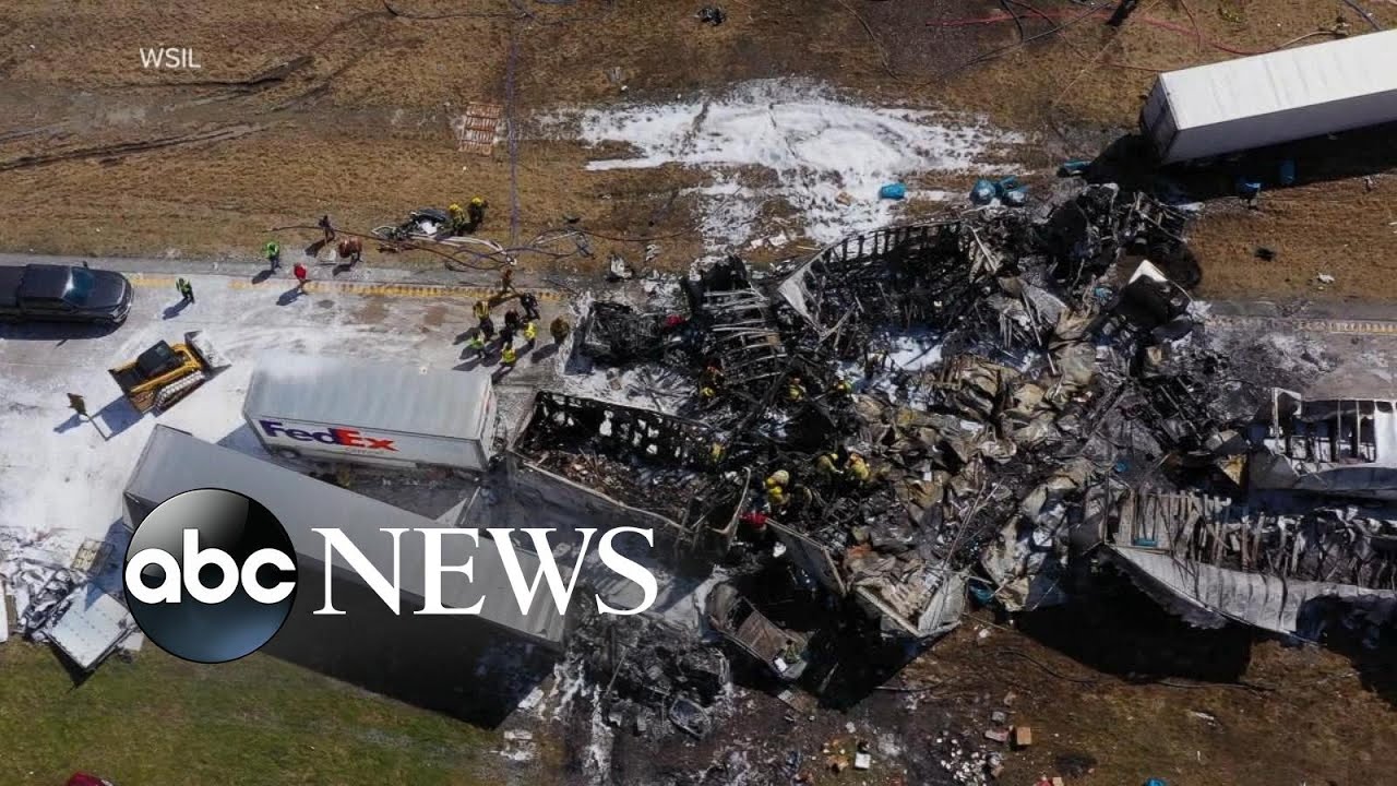 Multiple deaths reported in pileup on Missouri interstate I WNT