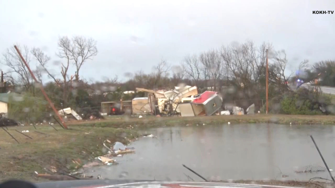 Monster tornado sweeps Oklahoma, leaving residents trapped in their homes: report