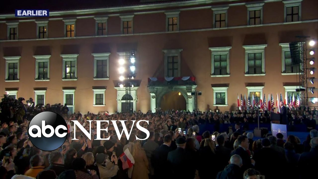 Biden delivers address to crowd in Poland