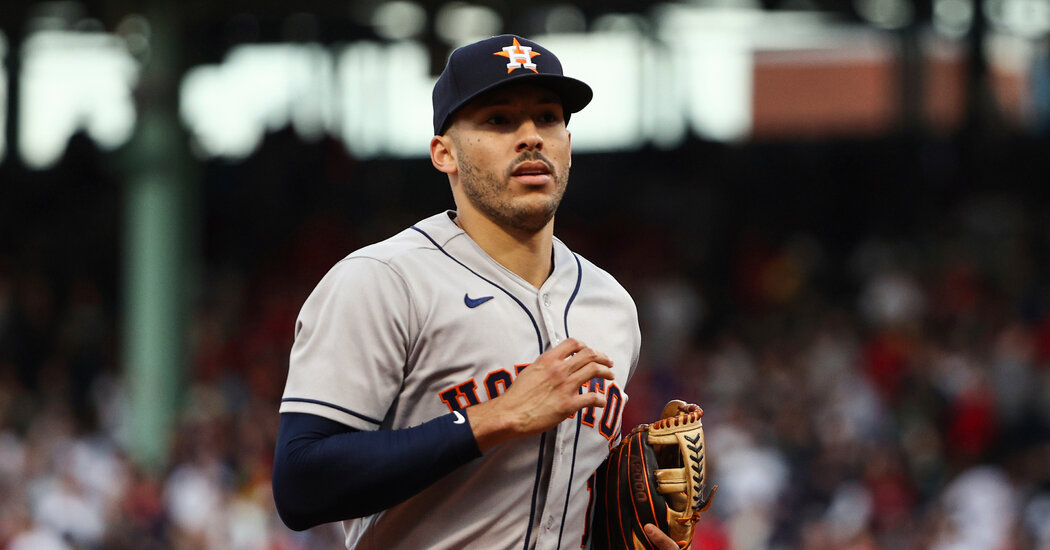 In a Twist, Carlos Correa Heads North to the Minnesota Twins