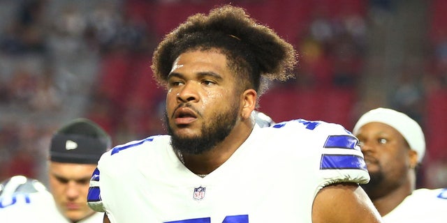Dallas Cowboys tackle La'El Collins (71) prior to the game against the Arizona Cardinals at State Farm Stadium on Aug 13, 2021.