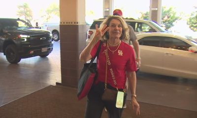 UH fans crowd San Antonio to cheer on the basketball team in the NCAA tournament