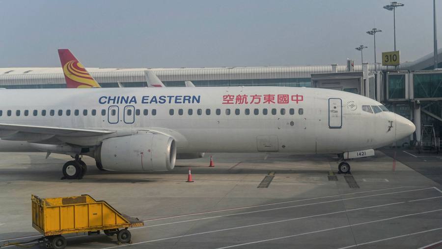 Passenger plane crashes in southern China