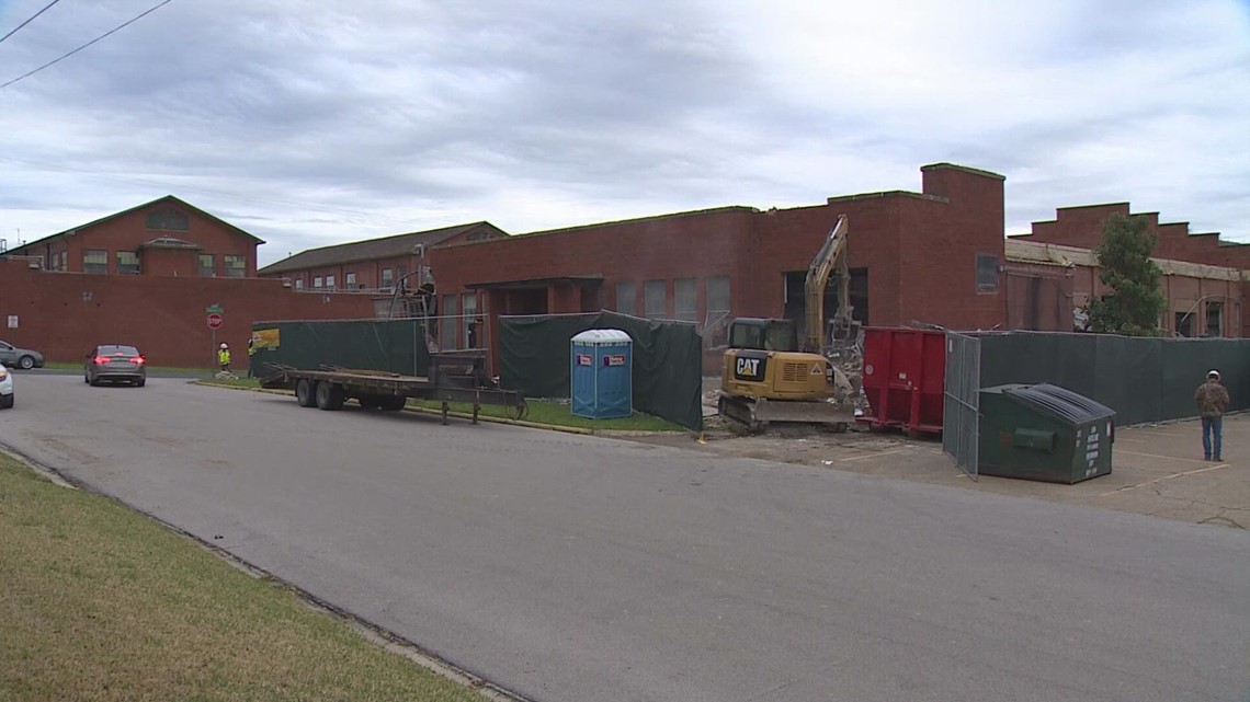 Demolition begins on abandoned prison building home to 1 million bats