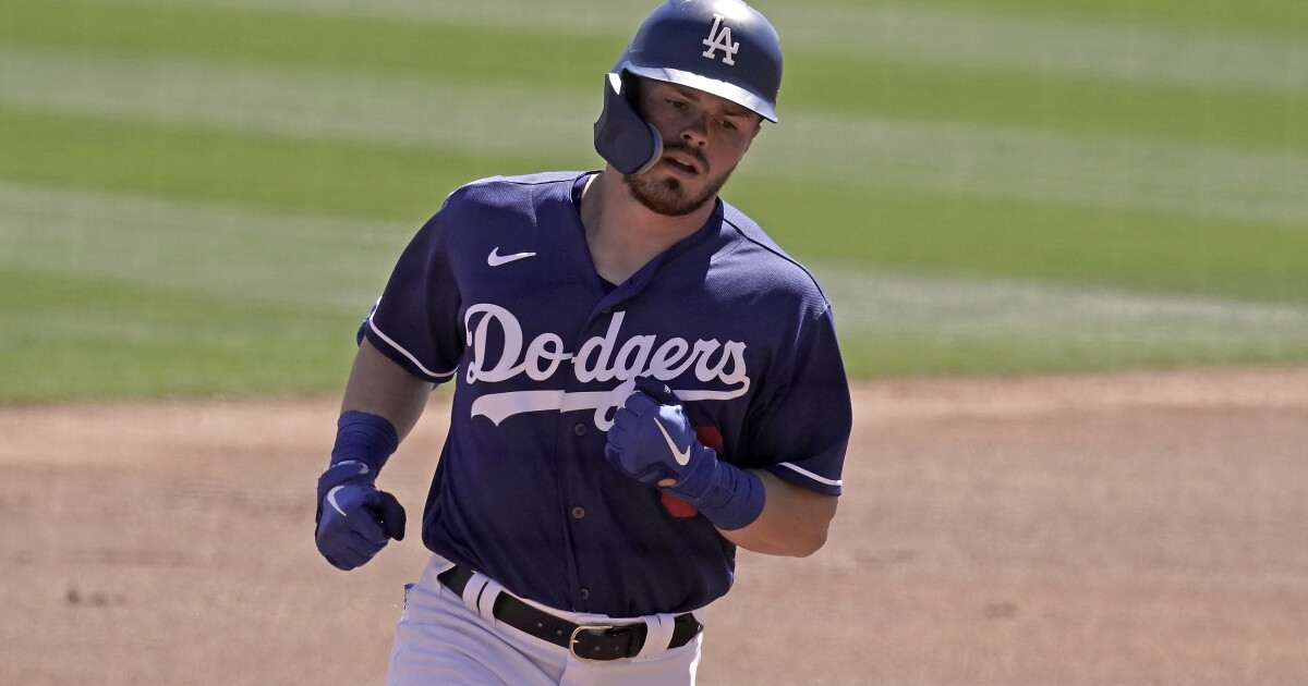 After ‘crash course’ in the outfield, Dodgers’ Gavin Lux preparing for utility role