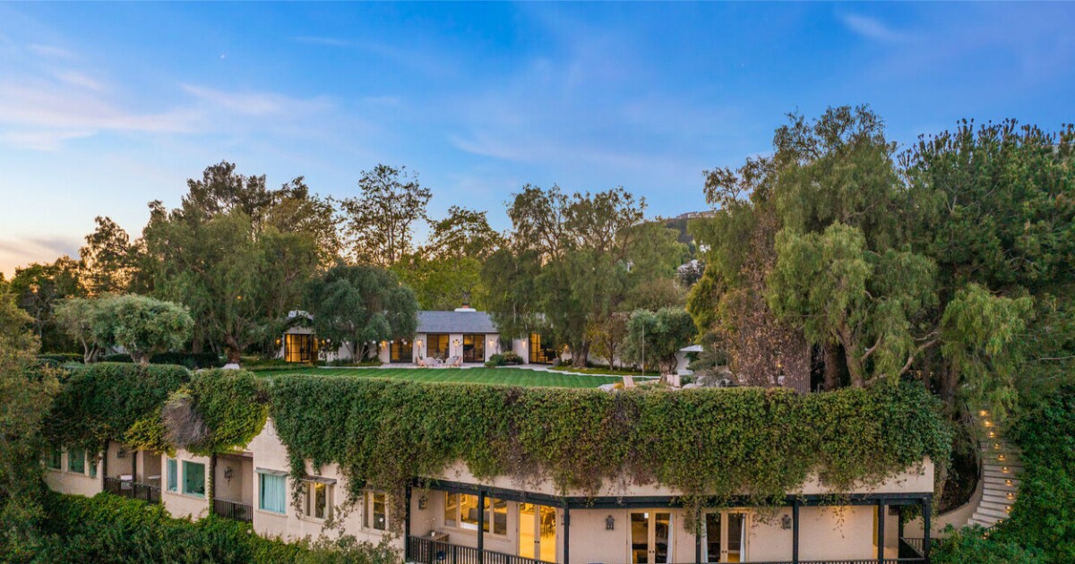 Adam Levine lists prized Palisades compound for .5 million