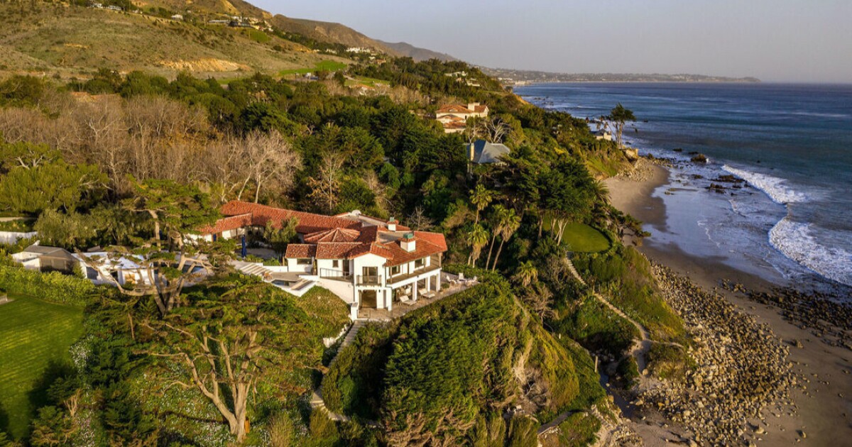 “Yellowstone” actress Barret Swatek shoots for .5 million in Malibu