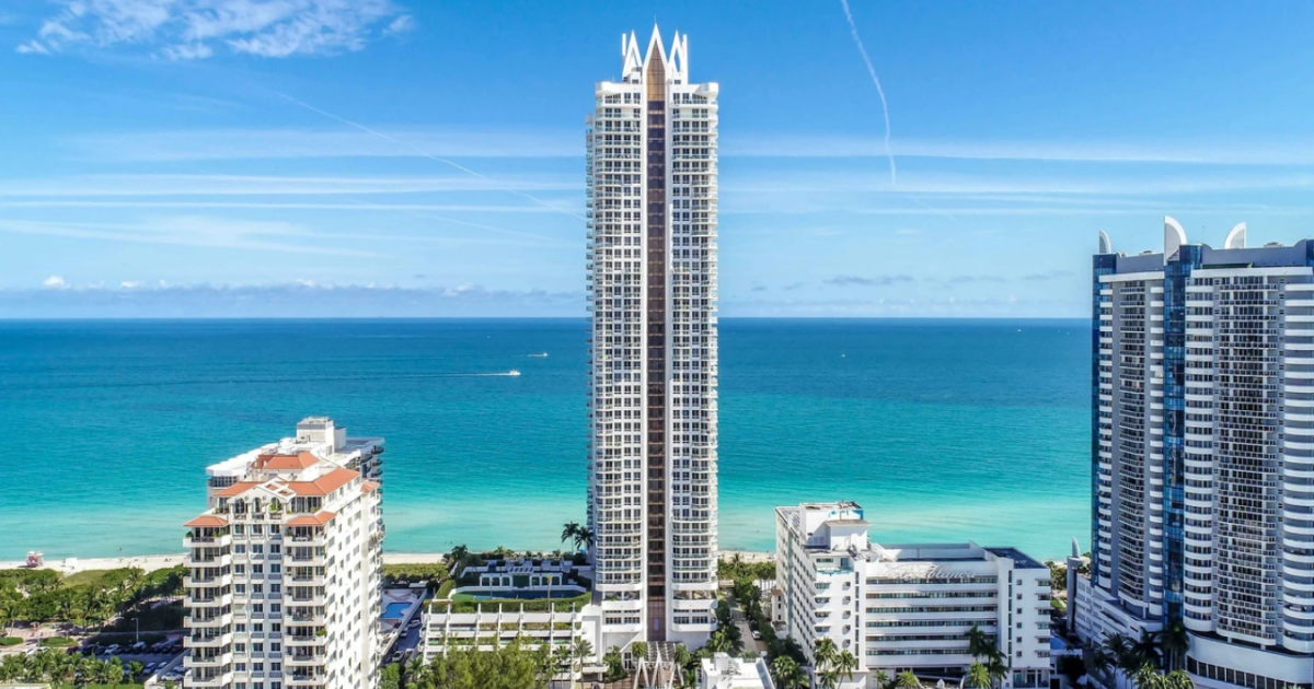 Lakers assistant coach David Fizdale picks up a Miami Beach condo