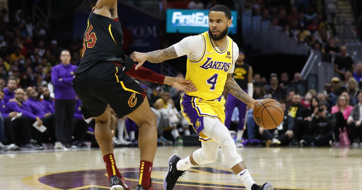 Lakers-Cavaliers takeaways: D.J. Augustin couldn’t miss in L.A.’s win