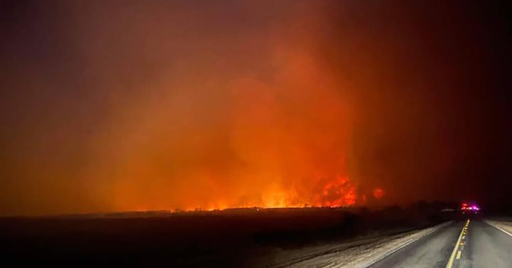 Fatal Texas Wildfire Forces Evacuations