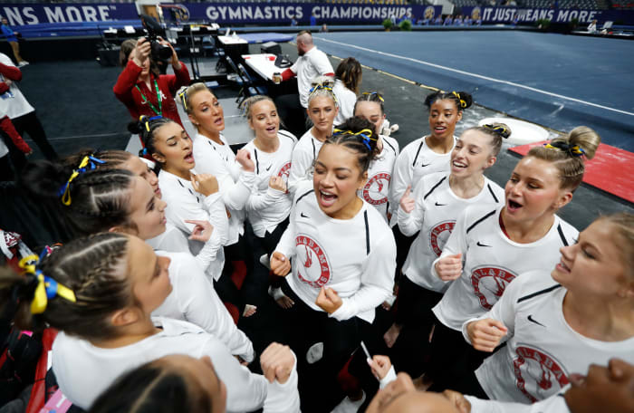 Alabama gymnastics team at SECs