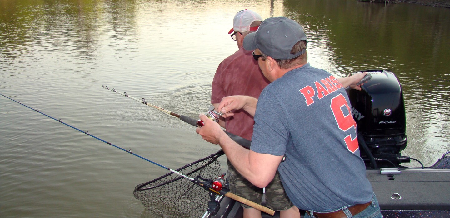 North Dakota Game and Fish, Minnesota DNR to conduct Red River angler survey this summer