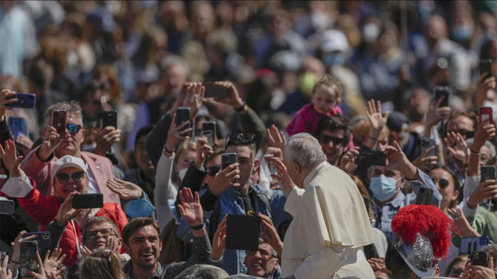 Pope Francis makes Easter plea for Ukraine peace, cites nuclear risk