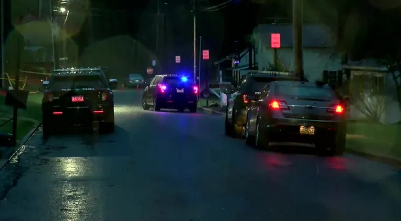 Pennsylvania officer, suspect killed, 2 officers wounded in gunfire exchange