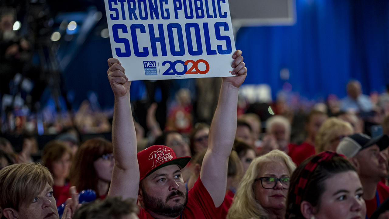 Teachers union spends more on Dem causes than its own members, analysis finds