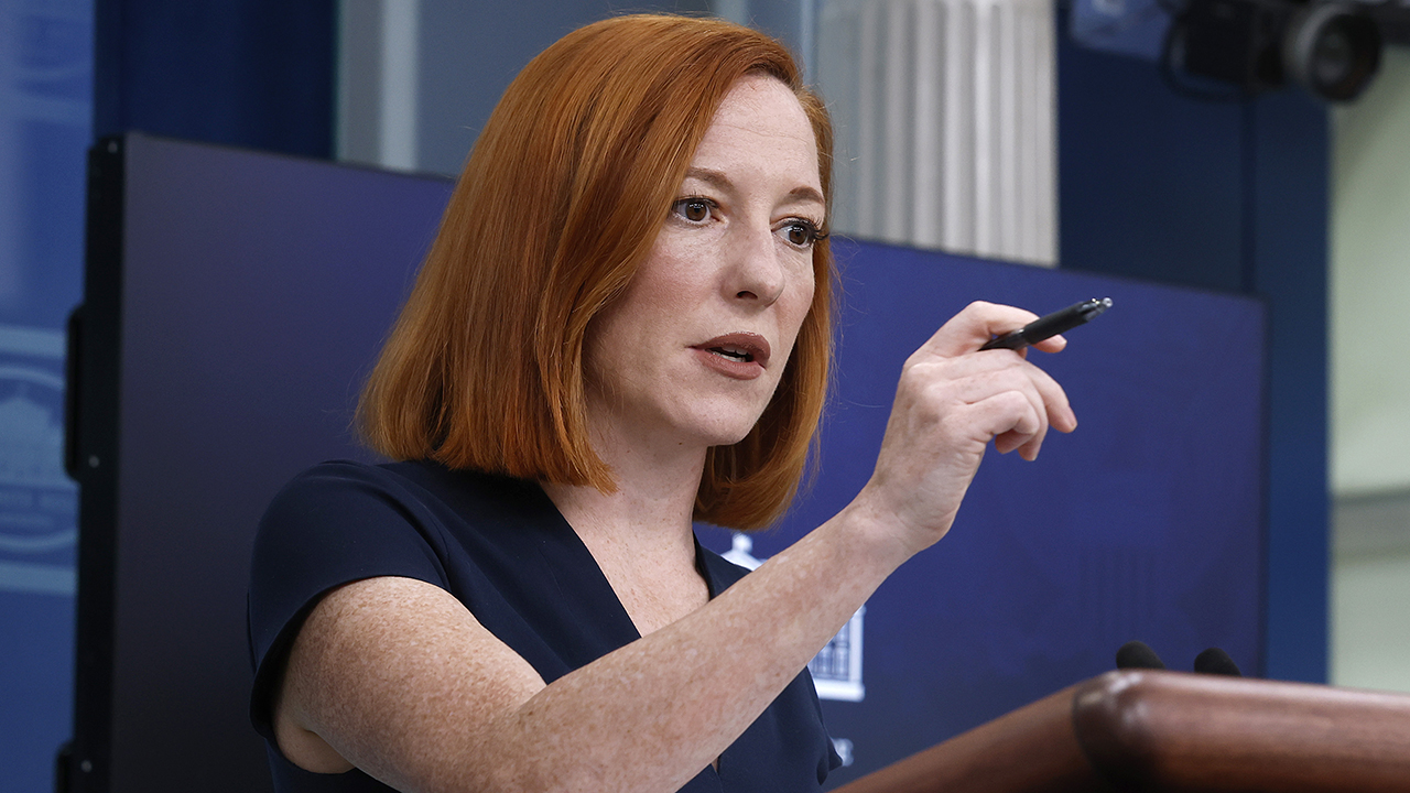 Psaki won’t agree to giving Americans free smartphones even as they are handed to illegal immigrants