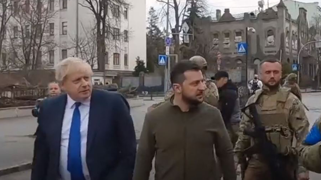 UK’s Boris Johnson, Ukraine’s Zelenskyy seen walking defiantly down streets of Kyiv