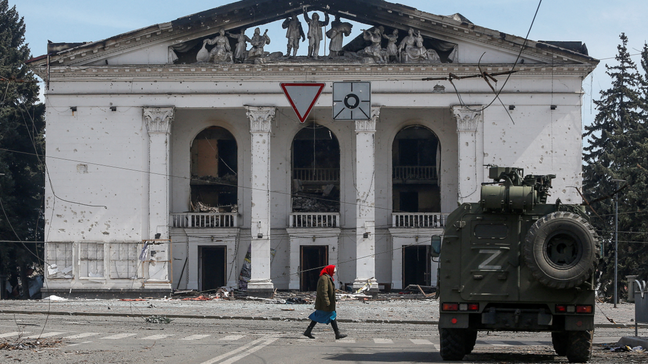 Ukraine official says ‘everything possible’ being done to help Mariupol soldiers