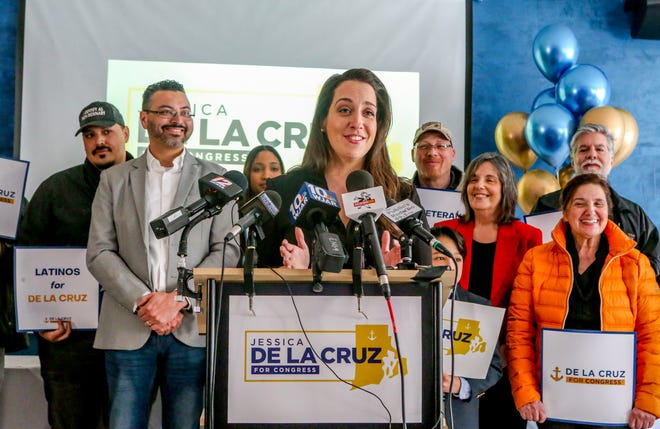 Portuguese-American Jessica De la Cruz drops out of Rhode Island congressional race