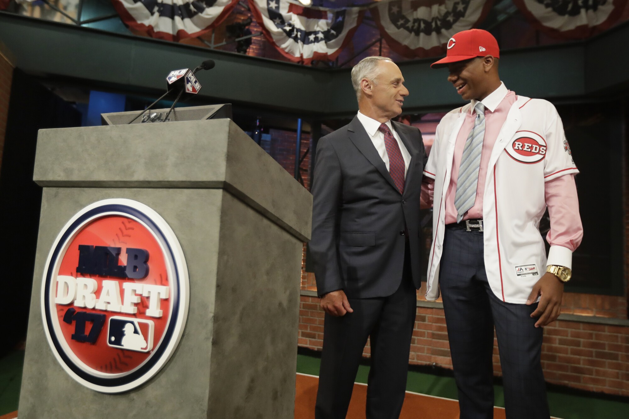 Hunter Greene talks to Commissioner Rob Manfred.