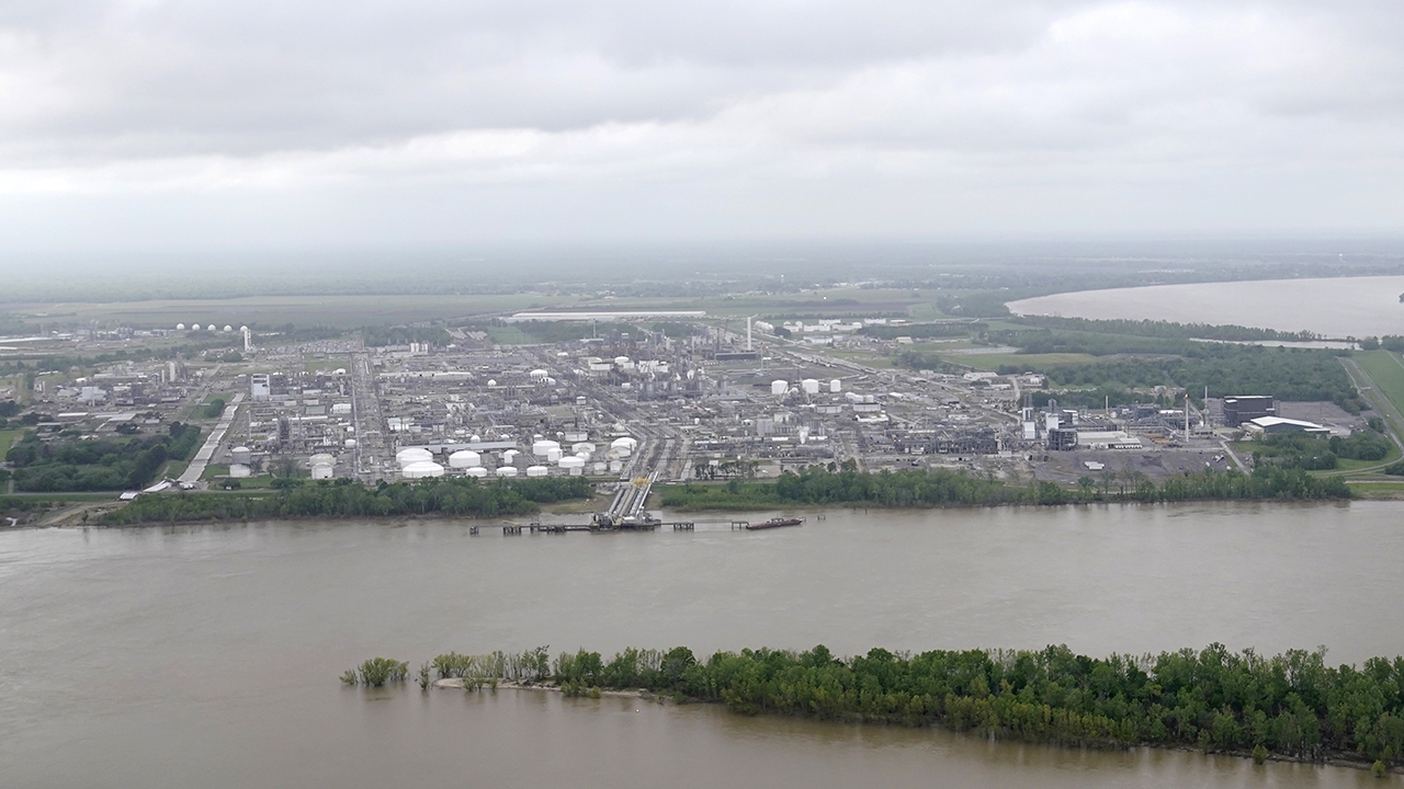 Louisiana: Shelter-in-place order lifted for Iberville residents after Dow Chemical plant fire, chlorine spill