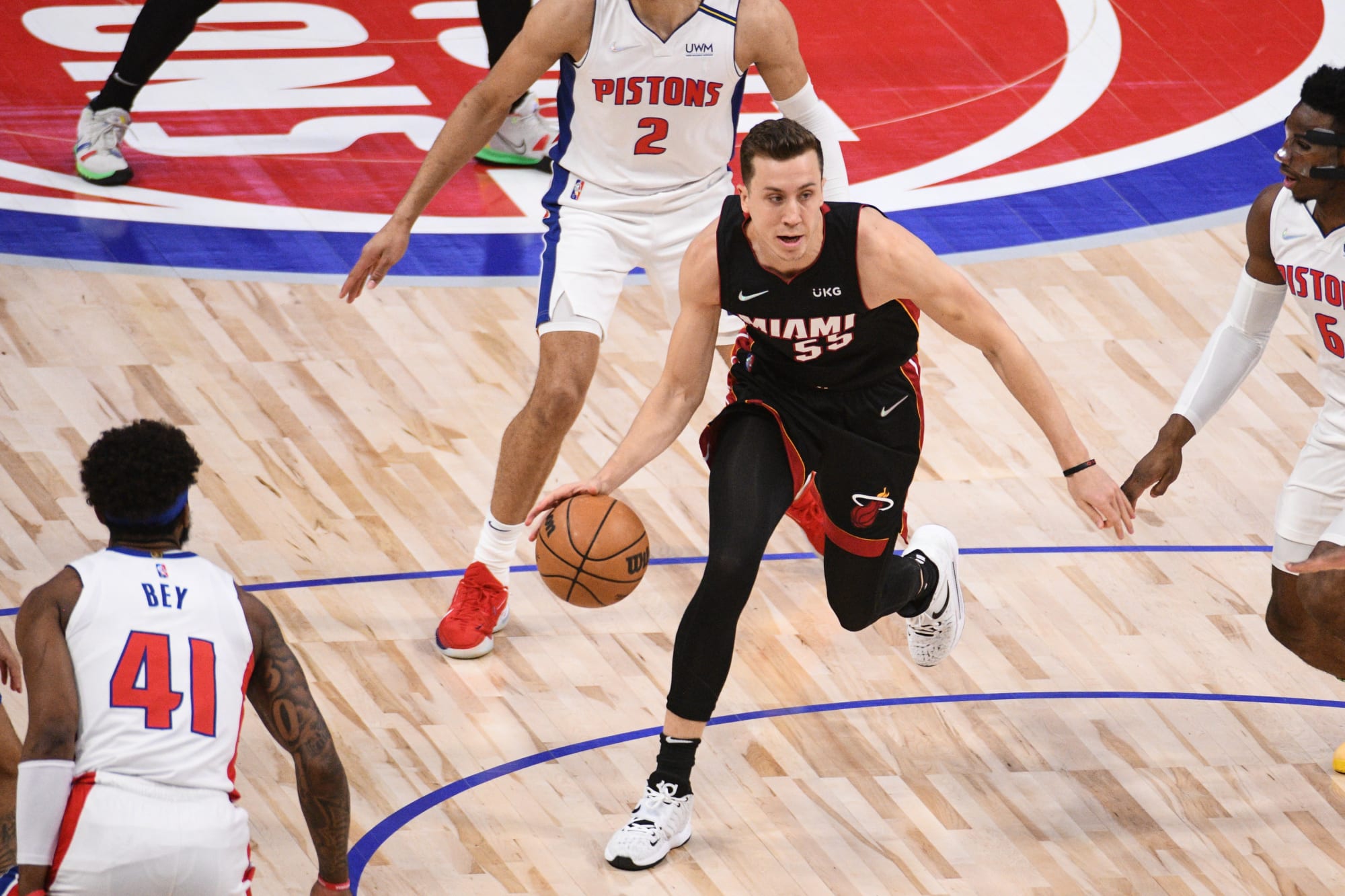 Detroit Pistons: Pros and Cons of trading for Duncan Robinson