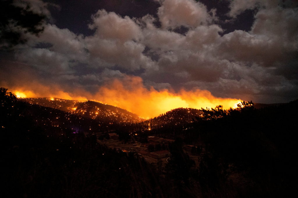 2 killed, more than 200 homes burned in New Mexico wildfire