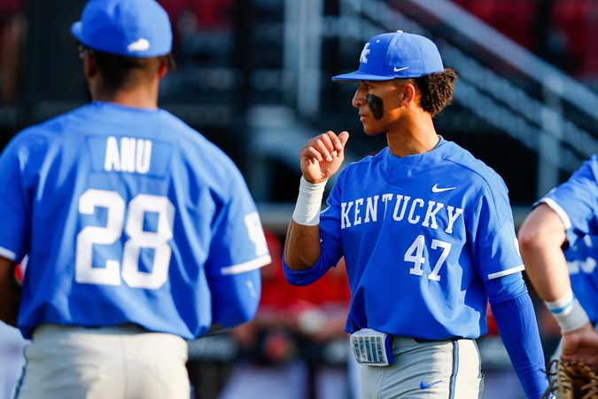 Kentucky Travels to No. 13 Louisville on Tuesday – University of Kentucky Athletics