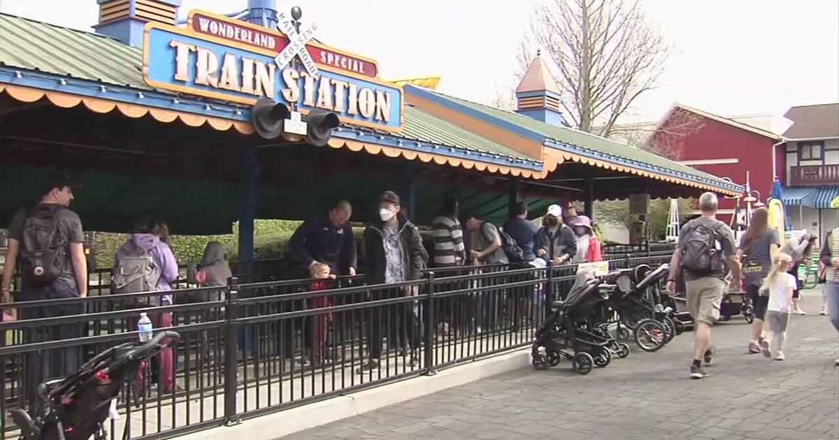 Dutch Wonderland welcomes guests 2-weeks early during season opener