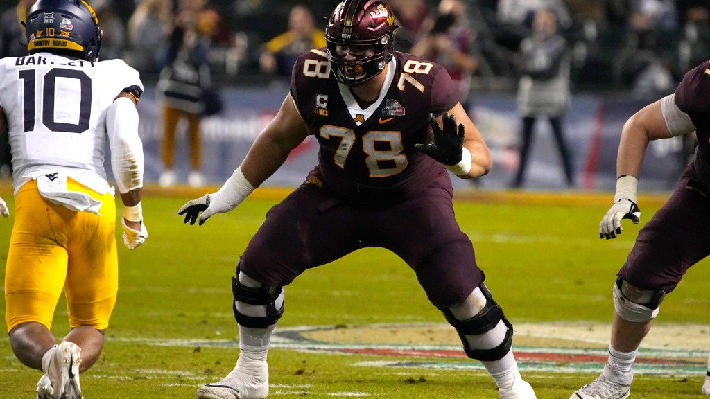 Minnesota RT Daniel Faalele mocked to Raiders at No. 86