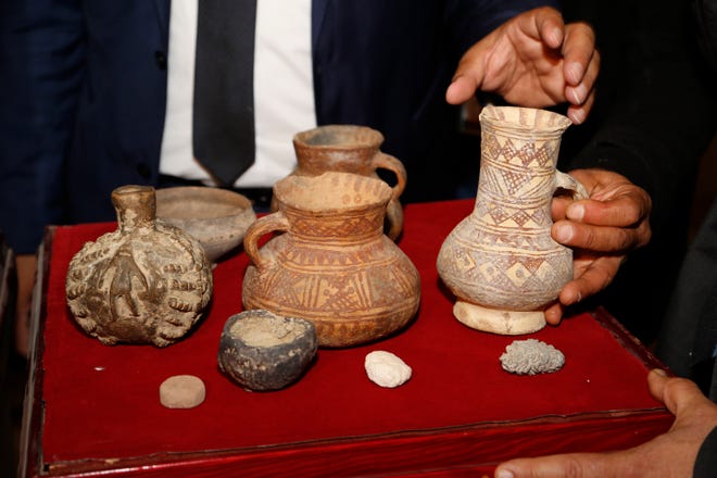 US returns smuggled ancient artifacts to Libya