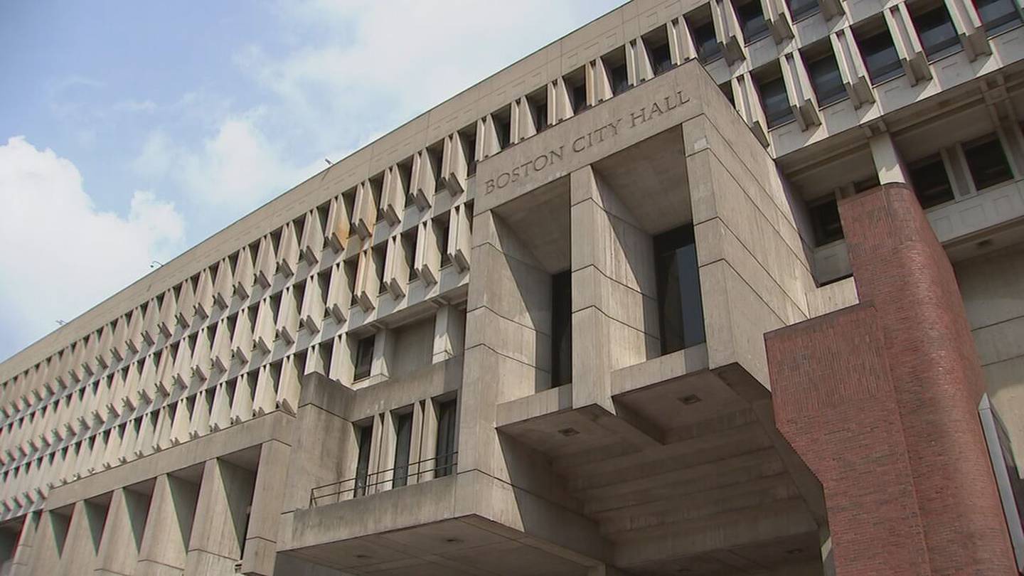 Boston City Hall evacuated following threat