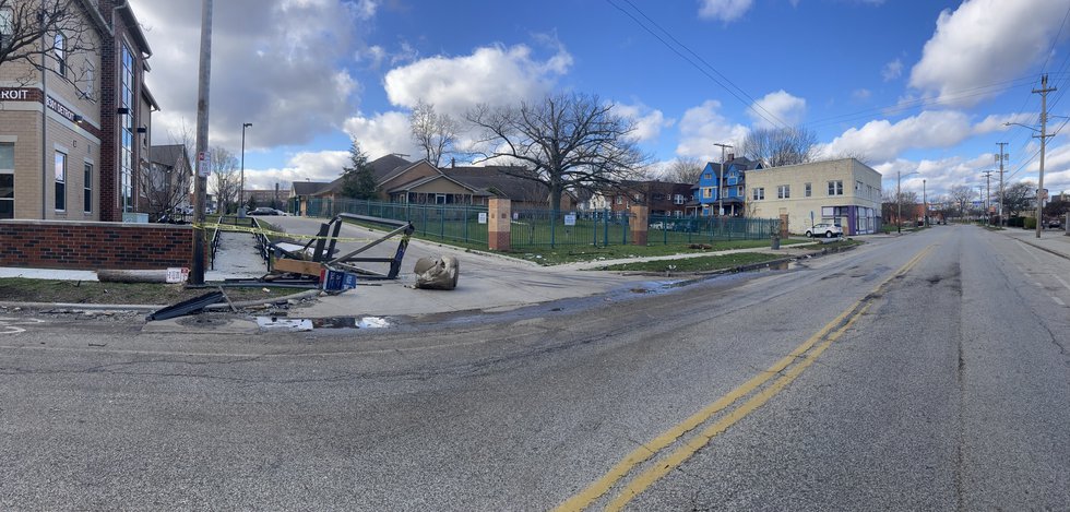 Man hospitalized after car crashes into bus stop in Cleveland April 17, 2022