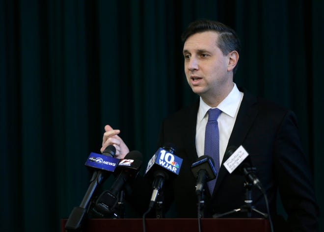 Magaziner and Fung lead in congressional fundraising