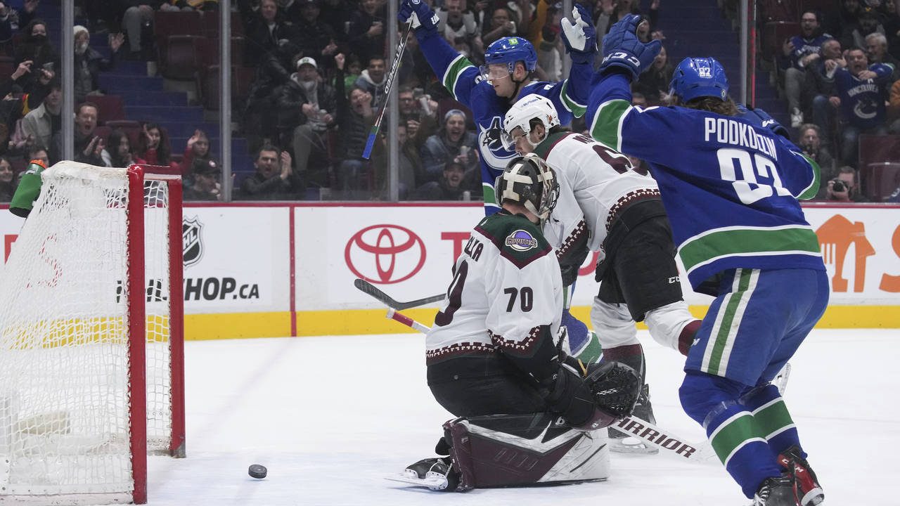 Arizona Coyotes get blown out by Canucks in Vancouver