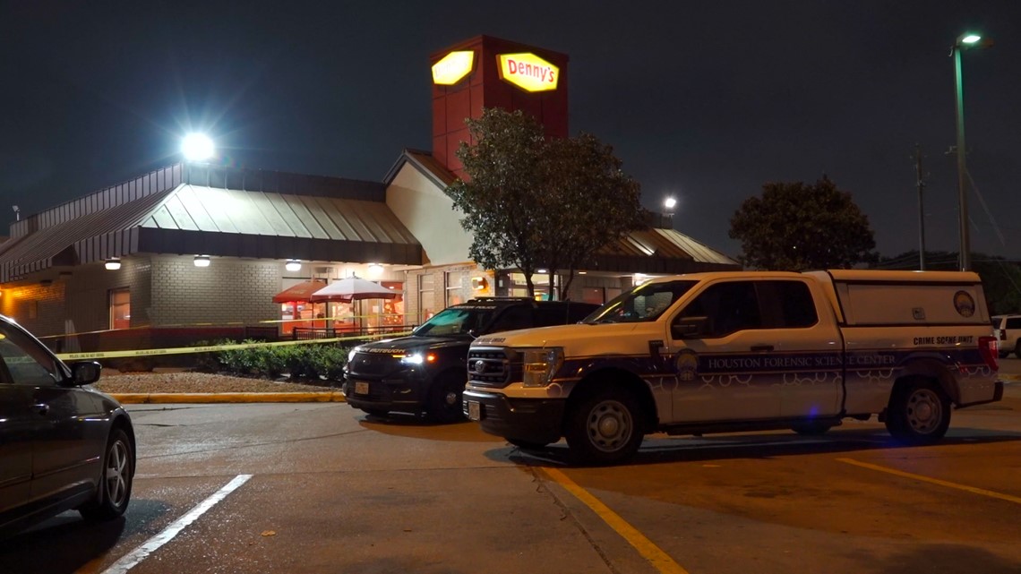 HPD: Man dies after being shot in Denny’s parking lot in SE Houston