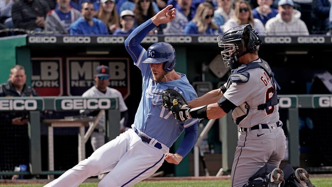 Detroit Tigers SP Matt Manning leaves game with injury