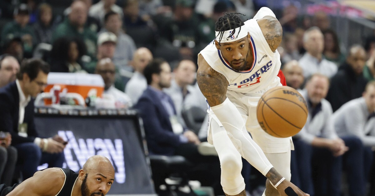 In a star-less game, Clippers rout Bucks on Robert Covington’s career night